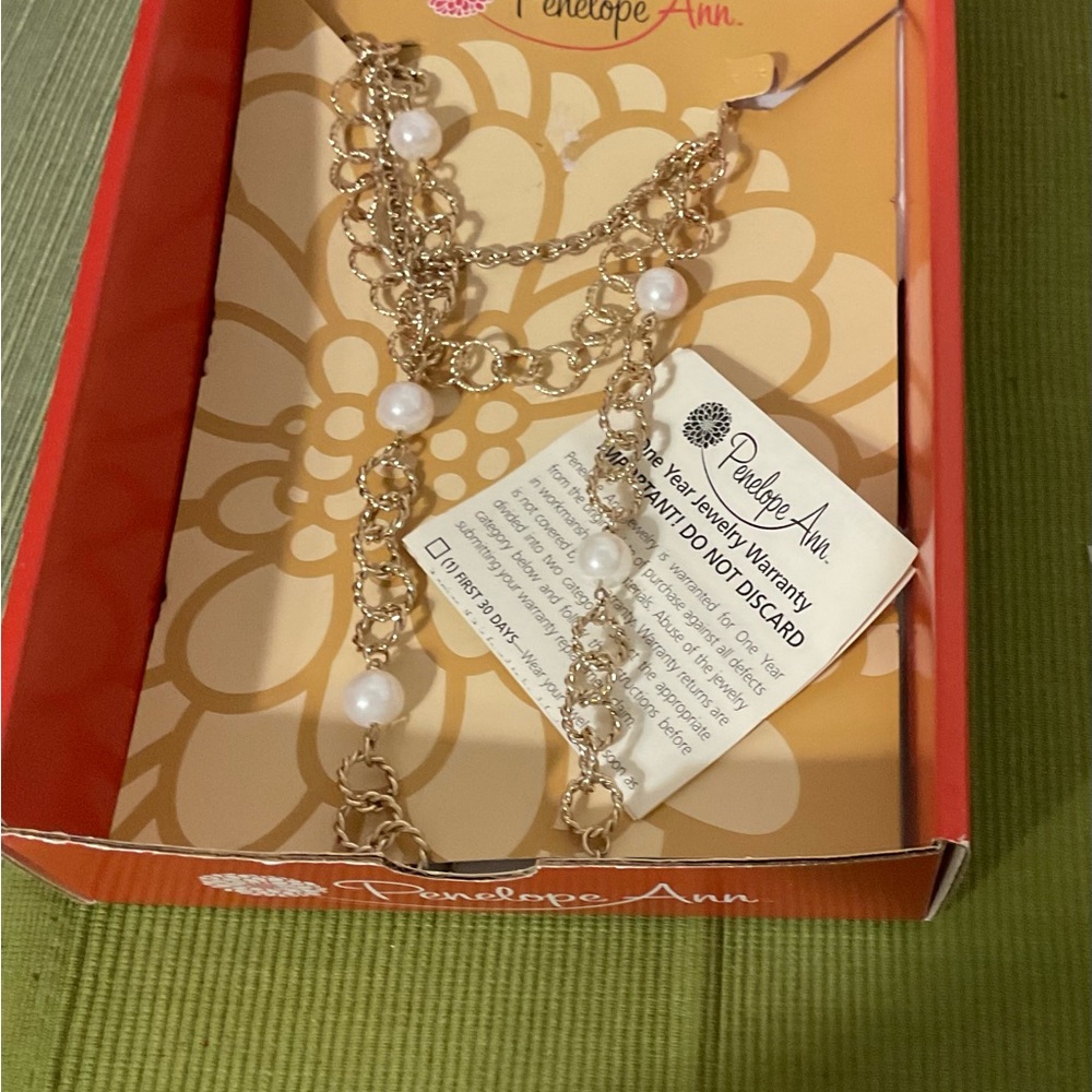 Vintage Penelope ANN With Gold Tone Faux Pearls White Necklace Stunning Necklace